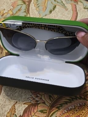 Kate Spade Hello Sunshine Cat Eye Gold Frame Sunglasses Dark Gray Lenses & Case